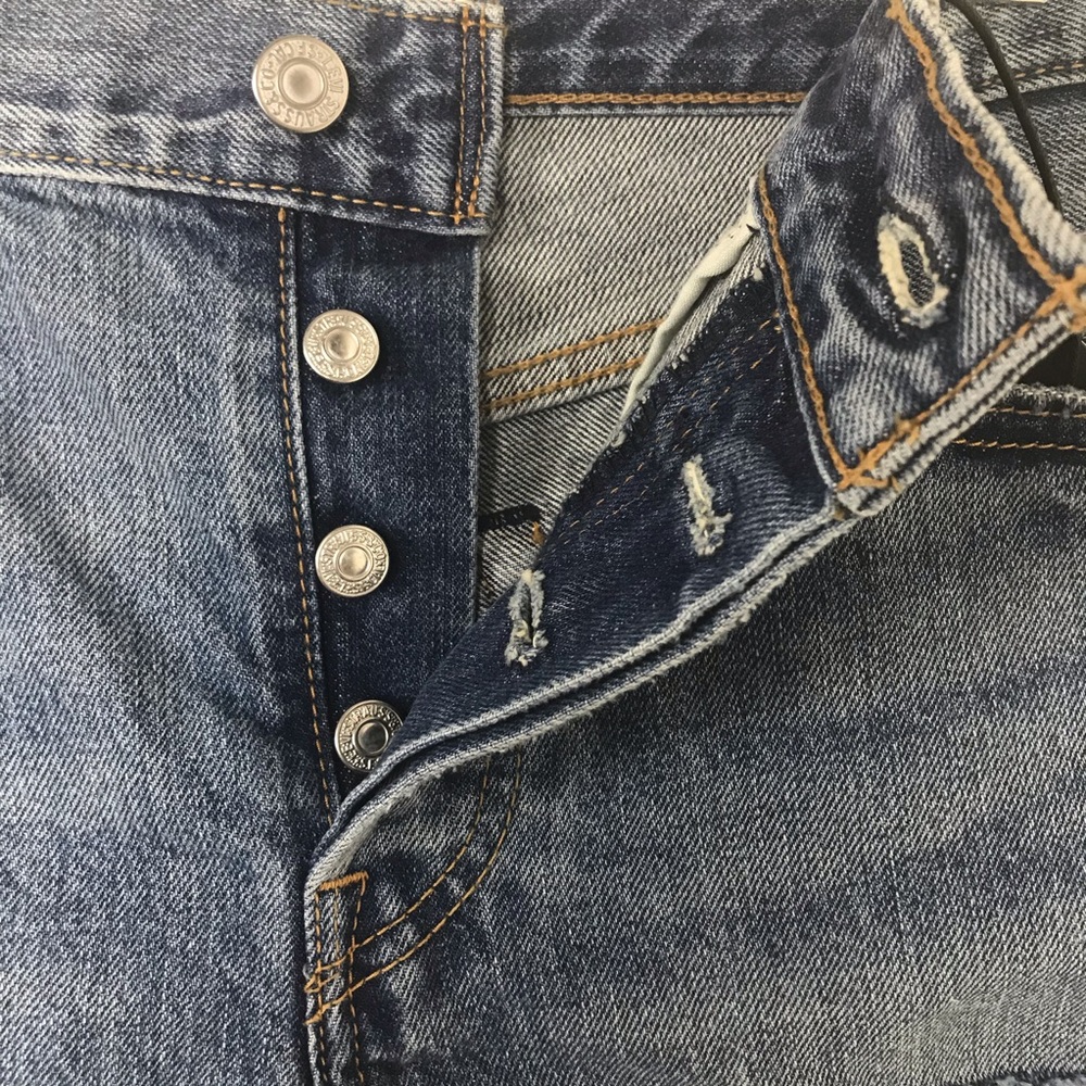 LEVI’S Wedgie Shorts - Picture 6 of 7